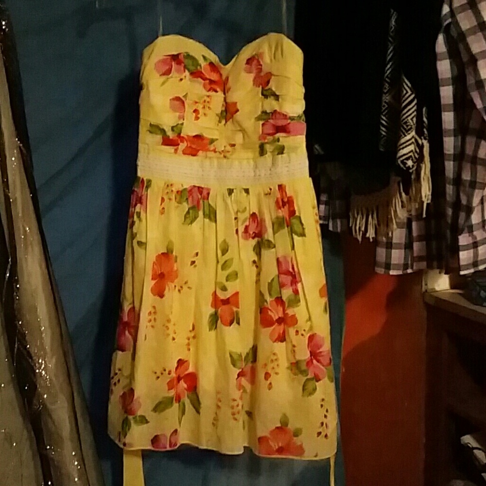Stapless Dress